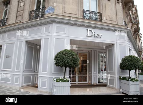 avenue montaigne boutique dior|dior boutique montaigne.